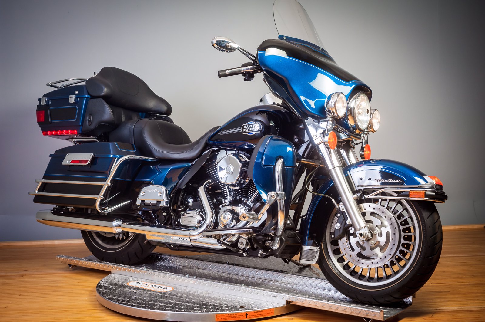 Pre-Owned 2013 Harley-Davidson Electra Glide Ultra Classic FLHTCU ...